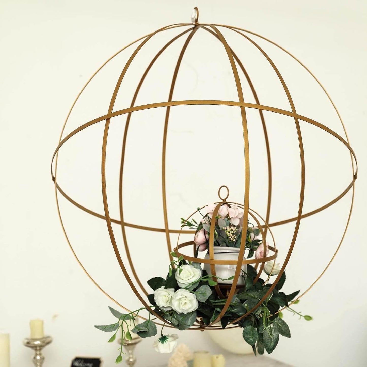 Esfera Geométrica Colgante de Hierro Dorado 63 cm – Porta Florero Decorativo Plegable