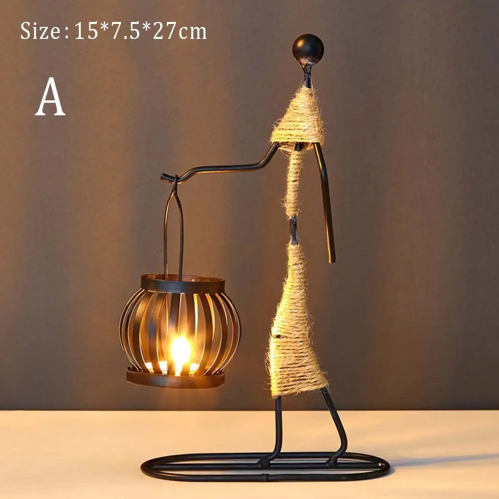 Candelabro Metálico Nórdico – Escultura Abstracta de Personaje Hecha a Mano