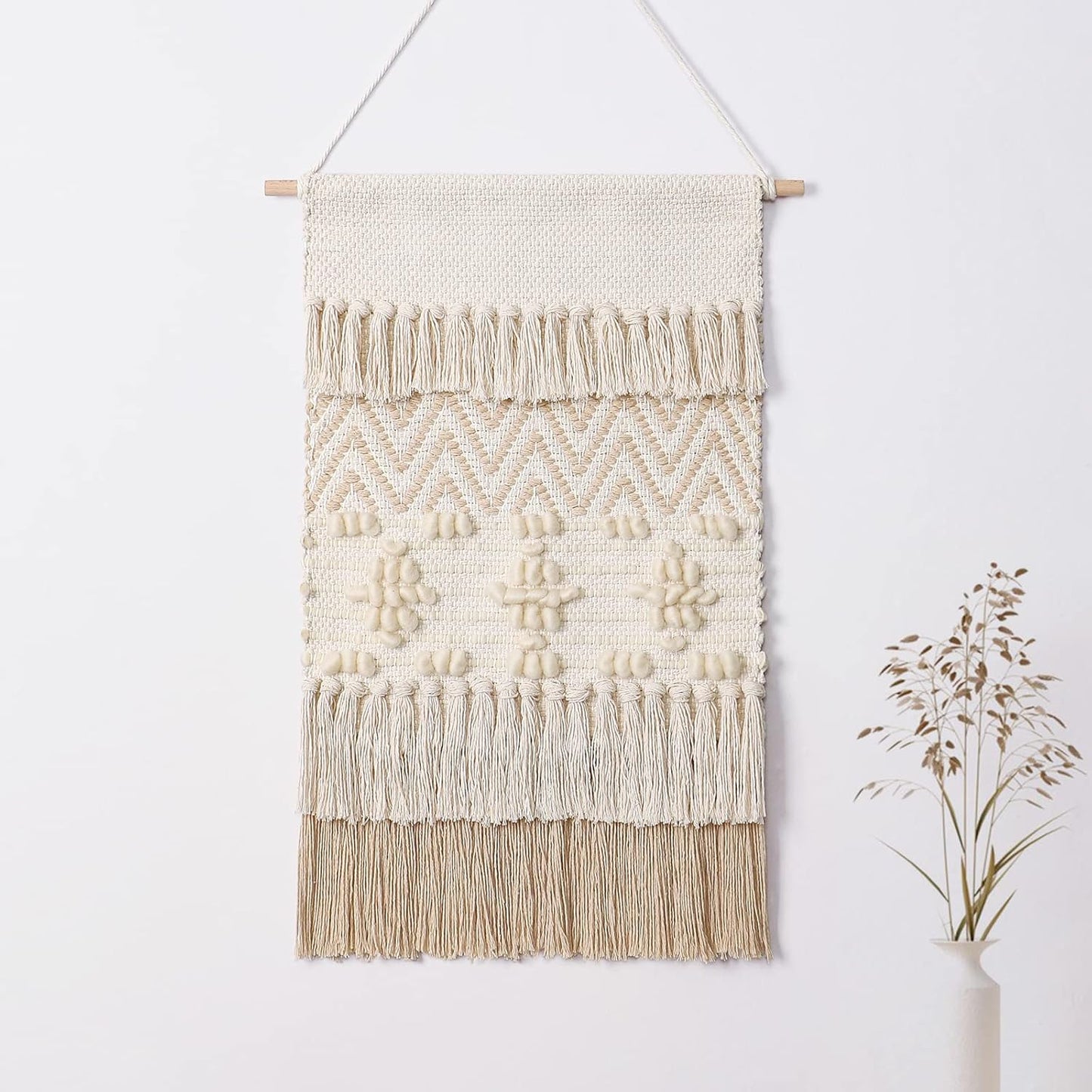 Tapiz Macramé Geométrico con Borla y Bolita de Lana