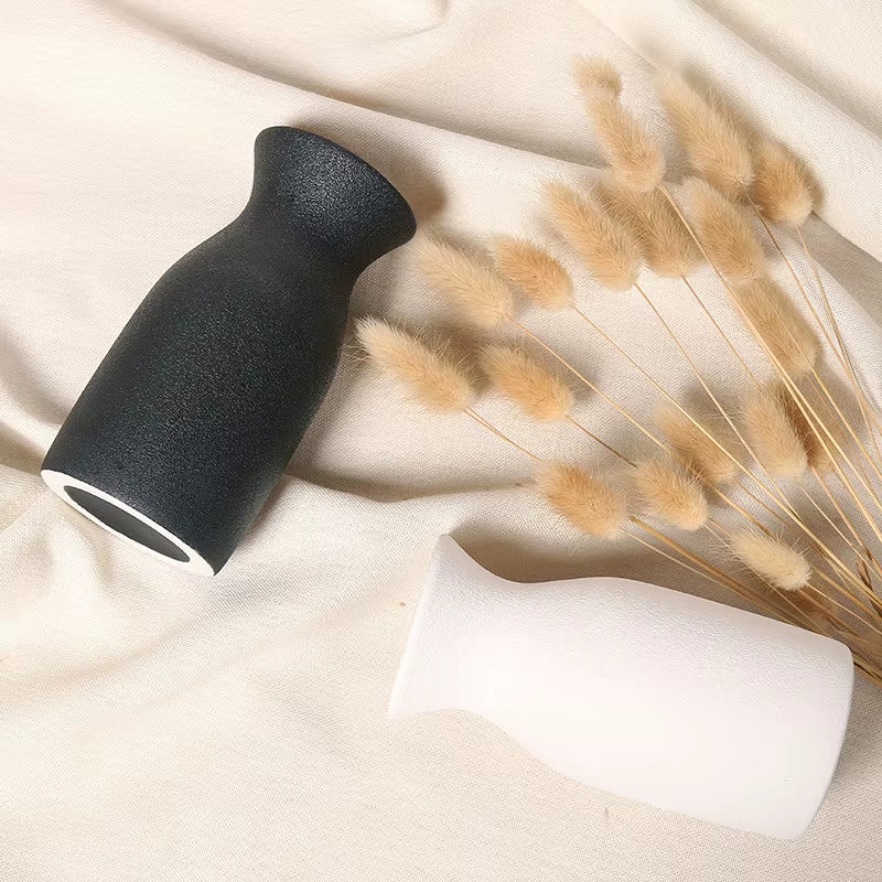 Florero de Cerámica Japonesa Nórdica Blanco/Negro Mate – Hecho a Mano, Estilo Zen