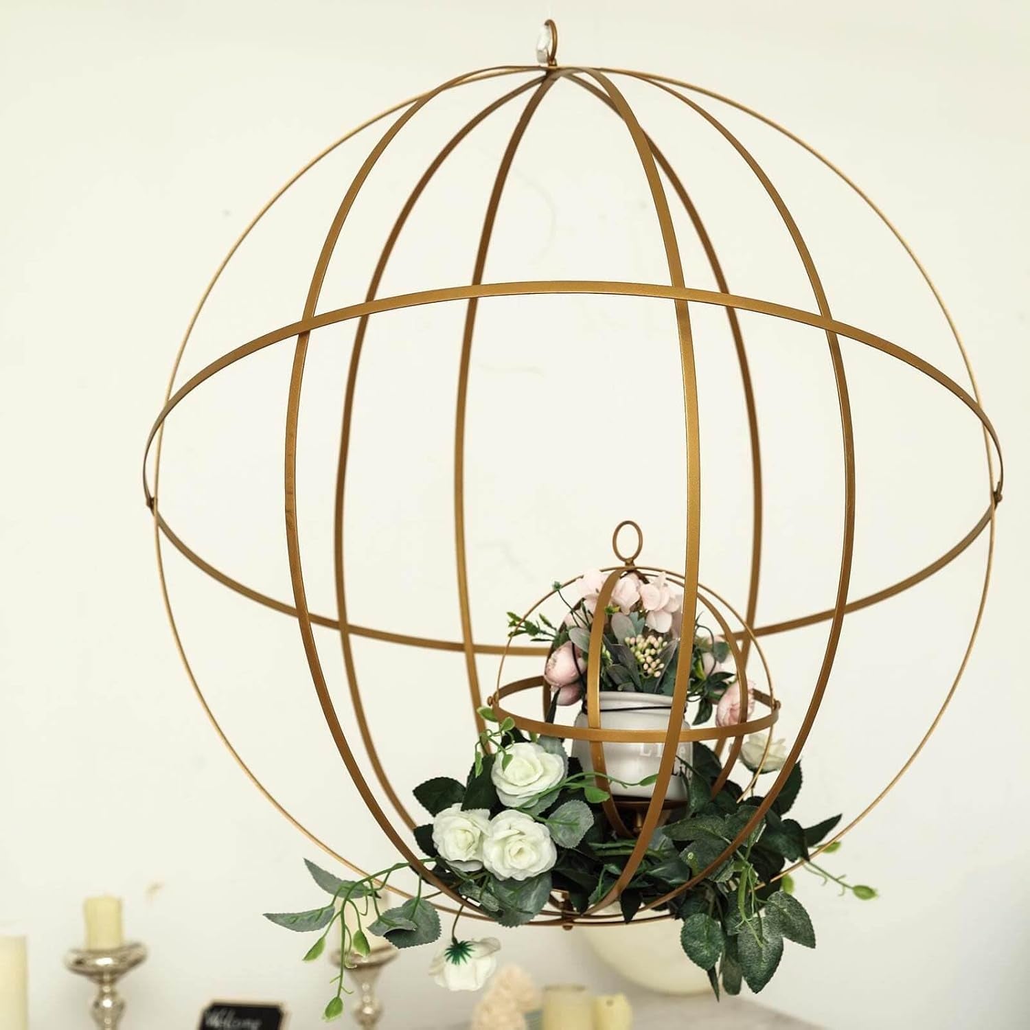 Esfera Geométrica Colgante de Hierro Dorado 63 cm – Porta Florero Decorativo Plegable