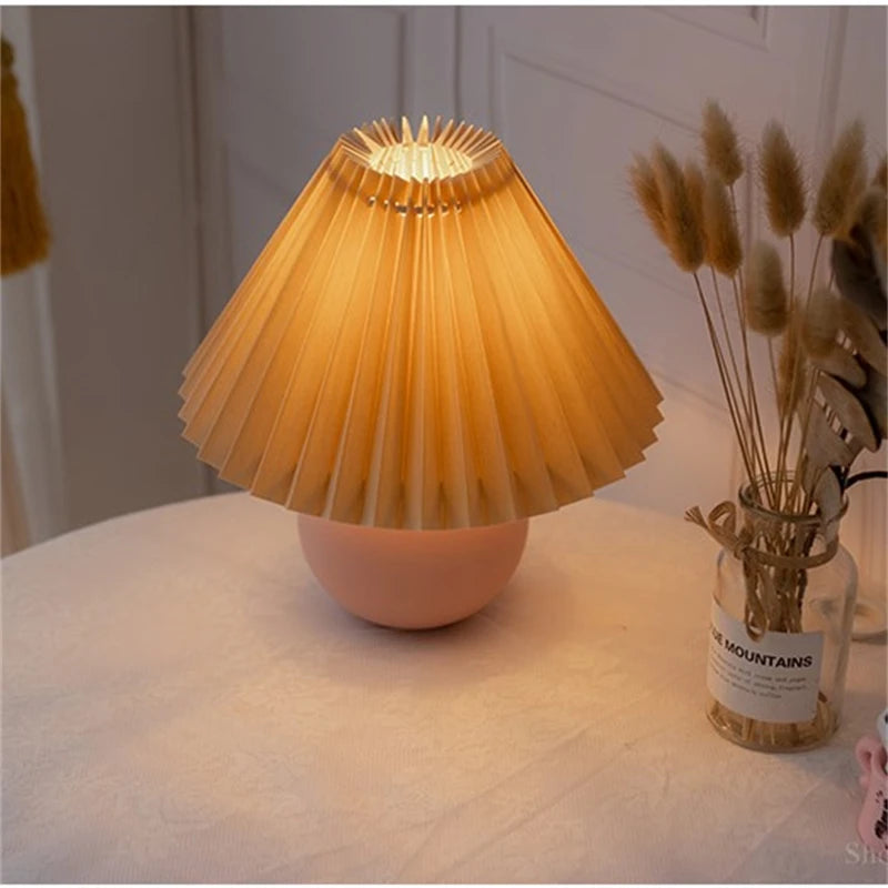 Lámpara de Mesa de Cerámica Estilo Nórdico – Luz LED Moderna para Dormitorio y Escritorio