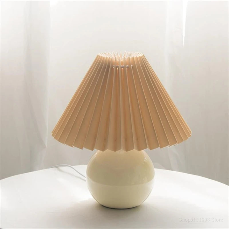 Lámpara de Mesa de Cerámica Estilo Nórdico – Luz LED Moderna para Dormitorio y Escritorio