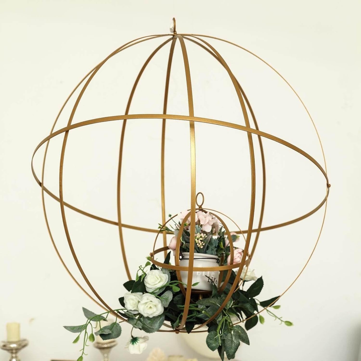 Esfera Geométrica Colgante de Hierro Dorado 63 cm – Porta Florero Decorativo Plegable